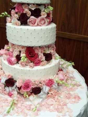 Wedding Cake With Flowers