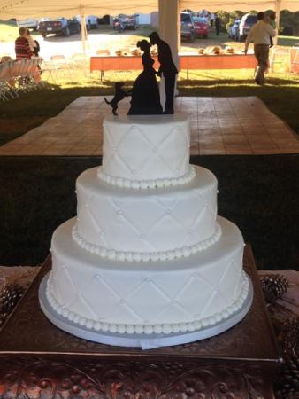 White Diamond Pattern and Pearls Wedding Cake