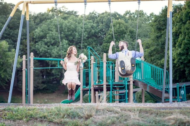 Fun Wedding Picture on Swings