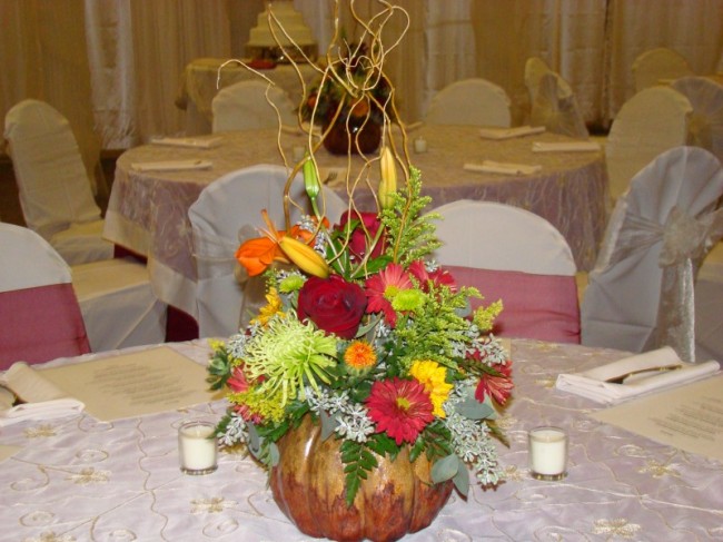 This beautiful flowers arrangement can be used as fall wedding centerpiece