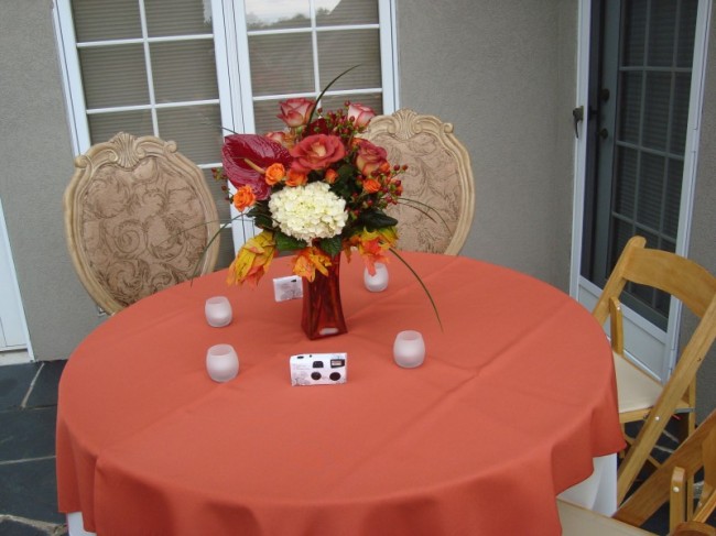 Head Table Centerpiece Share An outdoor fall wedding appealed to the bride