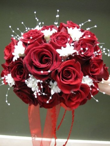Beautiful Red Rose Wedding Bouquet Share