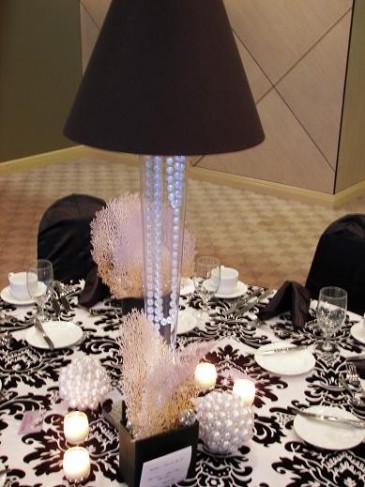 feather center table black and white wedding decorations