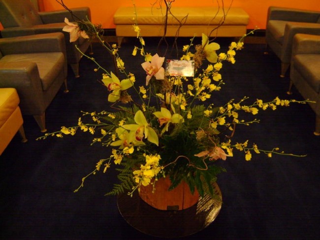 This flower arrangement would make a perfect wedding reception centerpiece 