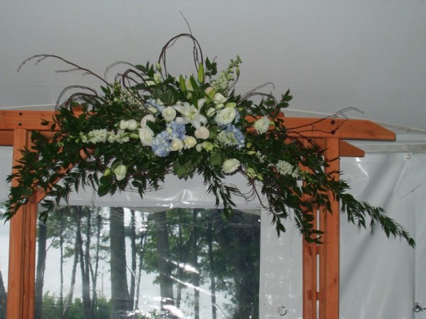 Summer Wedding Ceremony Arch Share Arch decoration of blue hydrangea 
