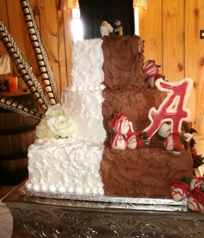 Strawberry Birthday Cake on Photo Gallery   Photo Of Half Bride S Half Groom S Cake