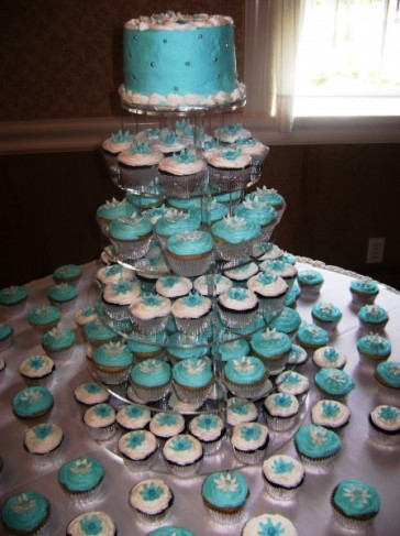 teal wedding cake