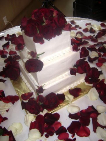 Real Rose Wedding Cake Share