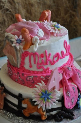 Cowgirl Birthday Cake on Photo Gallery   Photo Of Cowgirl Birthday Party