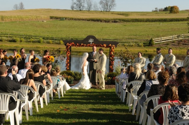 This gorgeous wedding ceremony depicts a perfect fall wedding