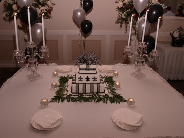 Every wedding venue should have a great place to set up your wedding cake 