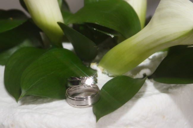 Cala Lily Wedding Rings Share