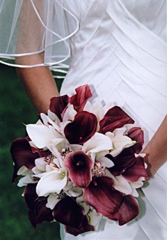 Simple and Elegant Wedding Bouquet