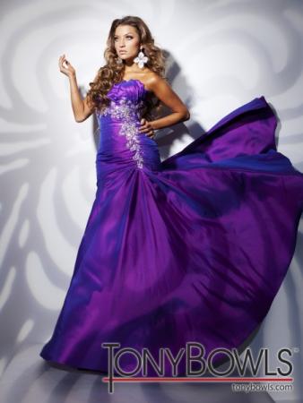 STYLE 112522 AVAILABLE IN GRAPE OR RED TAFFETA