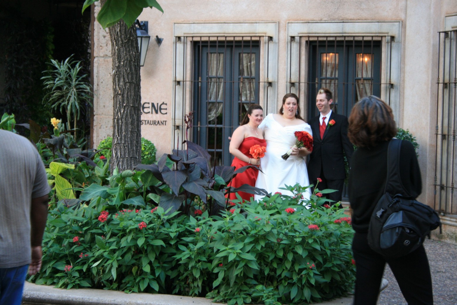 Sedona Wedding Photographer Capturing The Bride and Attendants 