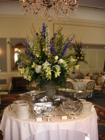 Dine With Beautiful Flowers