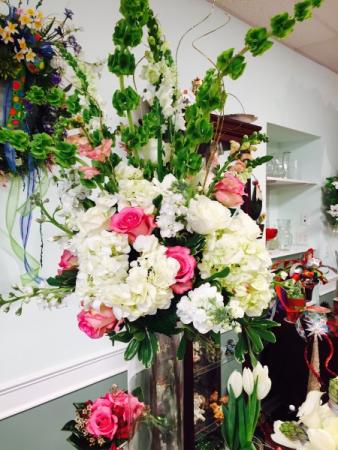 Pink & White Wedding Centerpiece