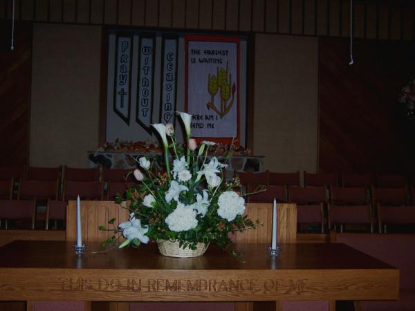 White Wedding Arrangement