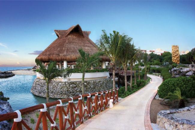 Romantic grounds to stroll with your lover on your honeymoon at the Hard Rock Riviera Maya, Mexico.