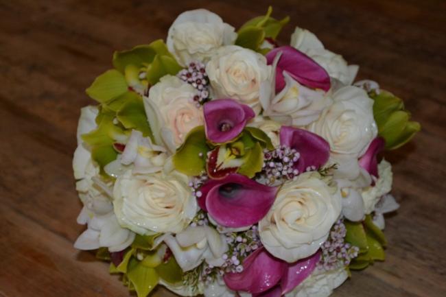 White Flowers With A Hint Of Glitter