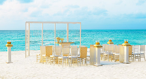  Pearl Shimmer Wedding Setup offered by Palace Resorts.