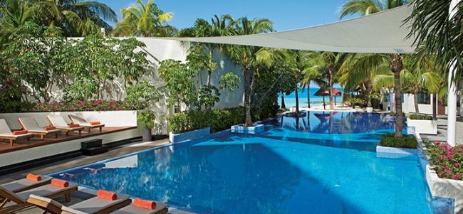 Infinity Pool (Dreams Resort, Cancun)