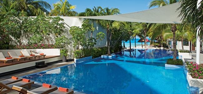 Infinity Pool (Dreams Resort, Cancun)