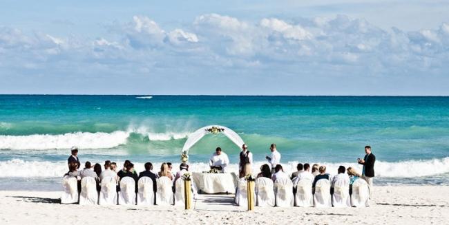 Gorgeous Beach Wedding 