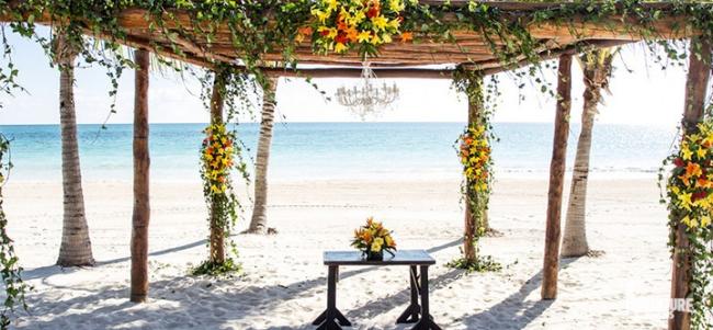 Stunning Beach Wedding Ceremony