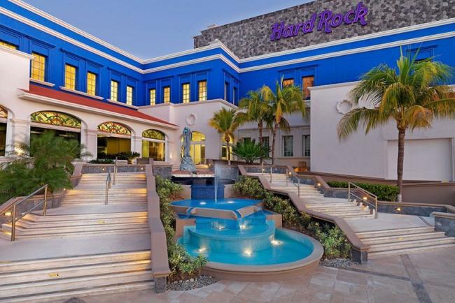Lovely Entrance To The Hotel