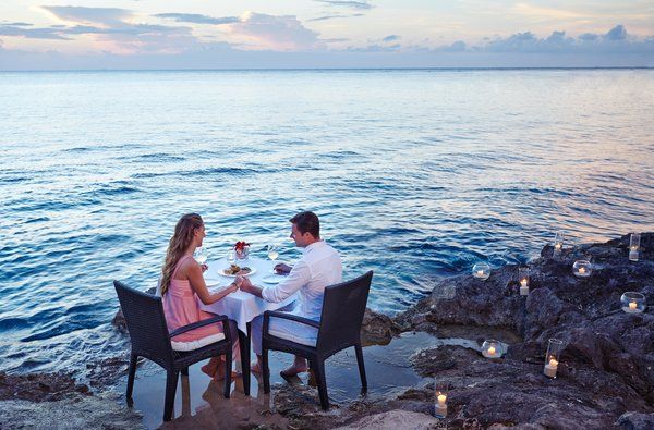 Romantic Dinner At The Beach