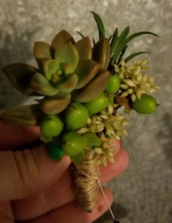Plant boutonniere