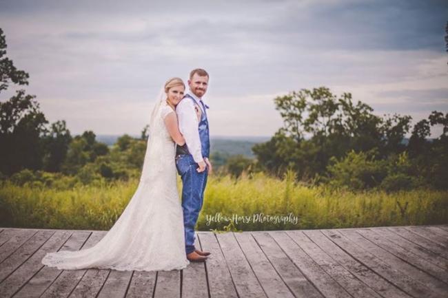 Beautiful photo of this couple! 