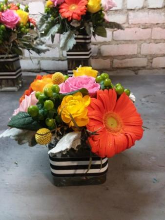 Square vase centerpiece 