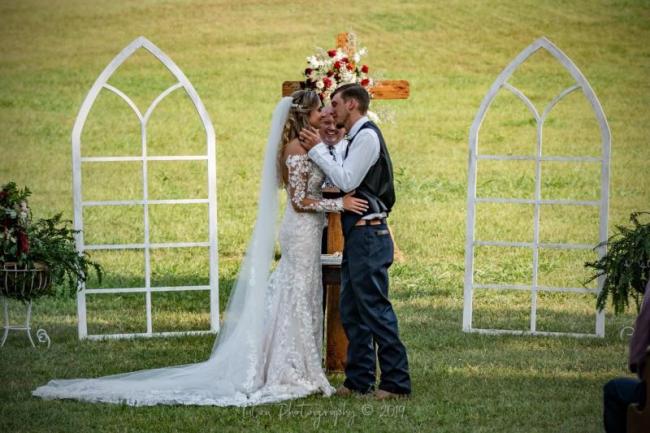 Outside Wedding at Bilbrey Farns