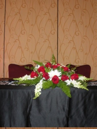 Red & White Sweetheart Table Arrangement