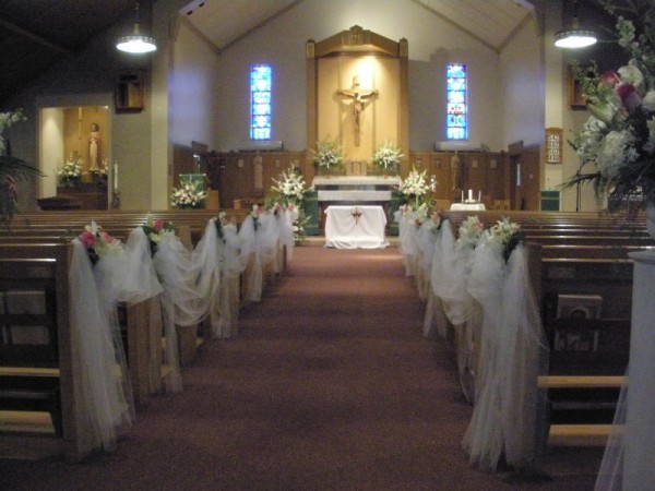 Gorgeous Wedding Ceremony with Stunning Flowers