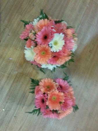 Beautiful Daisy Wedding Bouquets