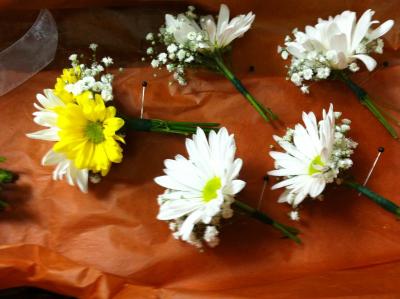 Daisy Boutonneires
