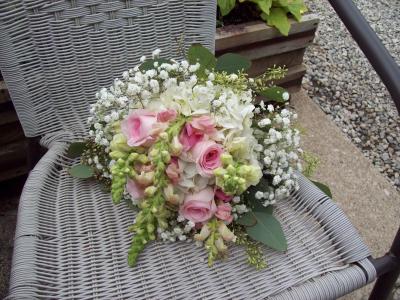 Roses, Hydrangeas & Baby's Breath