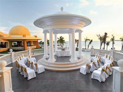 Here is a unique way to say "I do" (Azul Beach Hotel, Riviera Maya, Mexico)
