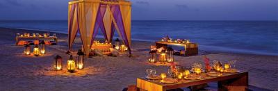 Intimate wedding reception on the beach (Dreams in Riviera Maya, Mexico)