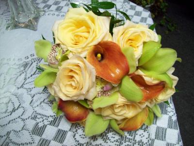 Yellow Rose Centerpiece