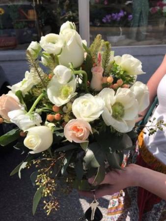 Brides Bouquet in peach and white