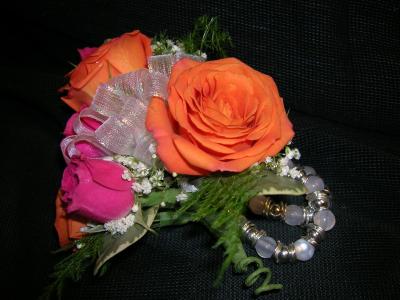 Trendy Rose Corsage