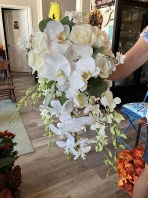 White orchids and roses