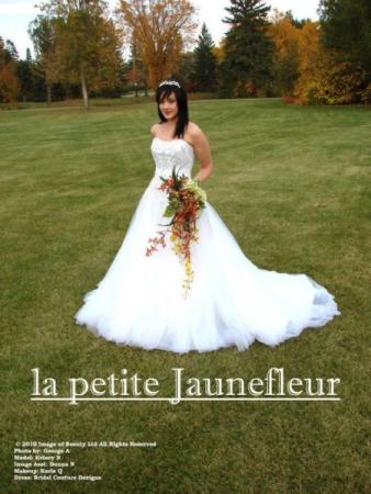 Beautful Bride With Amazing Bouquet