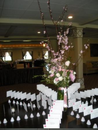 Place Cards Around Centerpiece