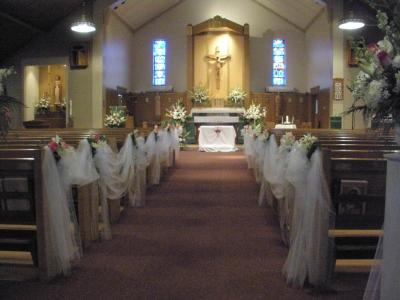 Gorgeous Wedding Ceremony with Stunning Flowers