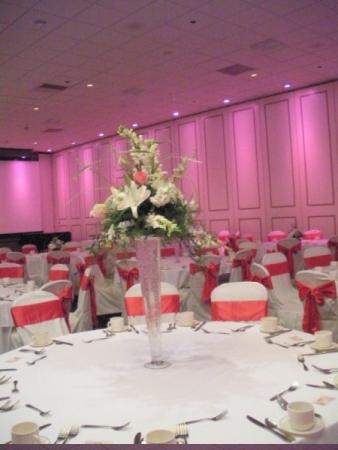 Tall Pink & White Centerpeice